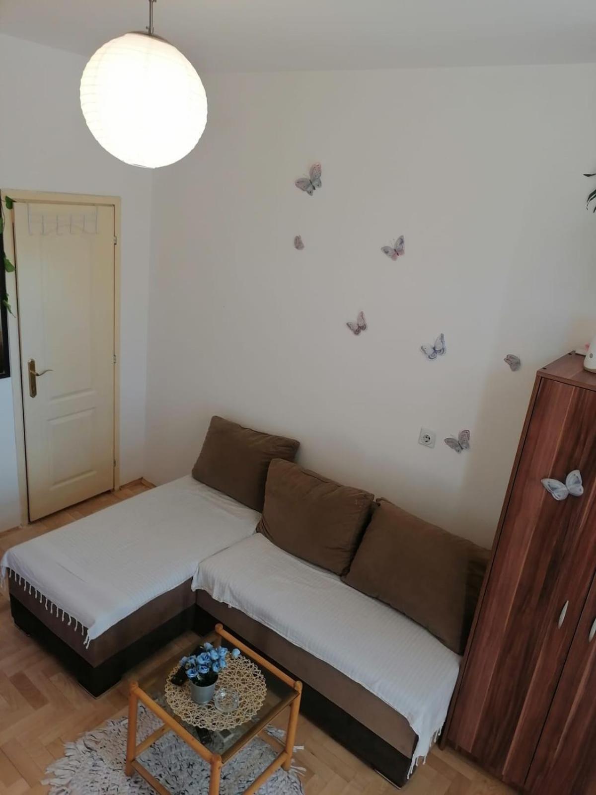 Small Low Cost Studio Beograd Eksteriør billede