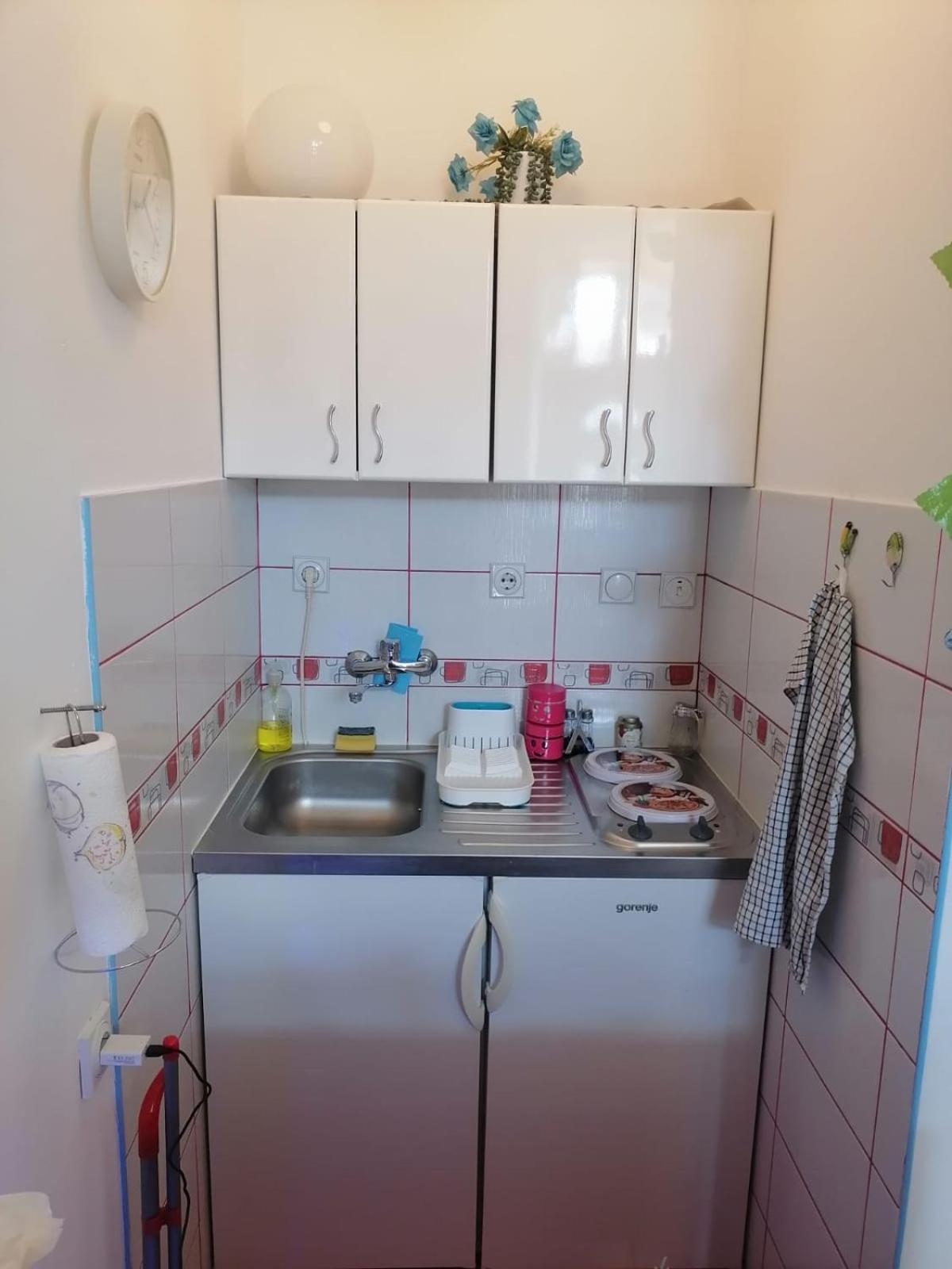 Small Low Cost Studio Beograd Eksteriør billede